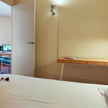 Rl Spacious 2-bed On La Rambla. Wifi Barcelona